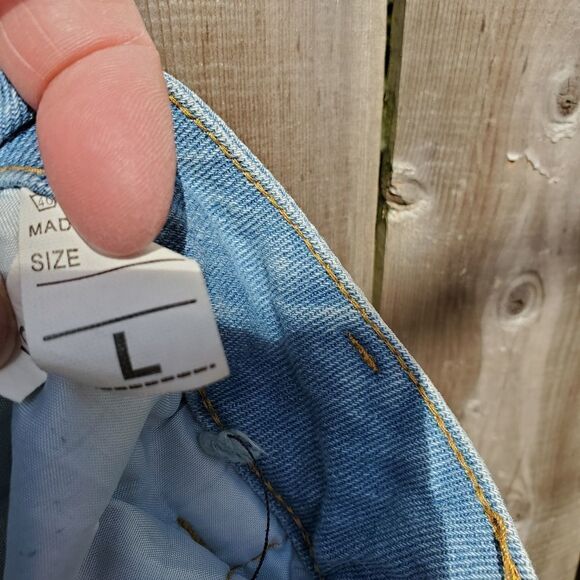 Jeans Above the Ankle - Picture 9 of 10